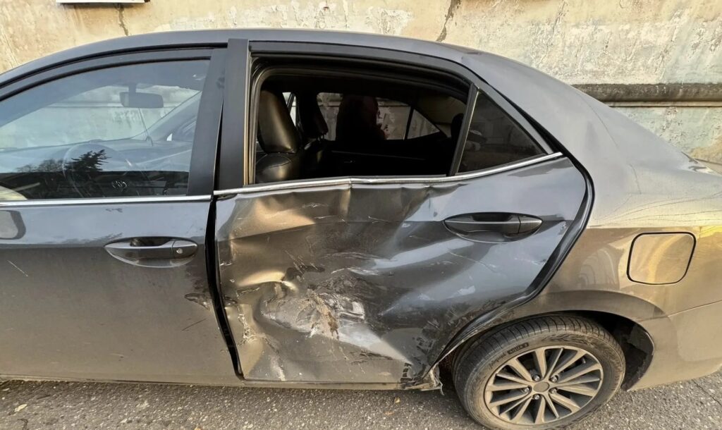 Автоледи на внедорожнике спровоцировала жесткую аварию у центрального пляжа в Костроме