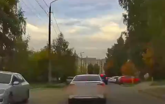 Пьяный мужчина на иномарке устроил погоню по улицам Костромы