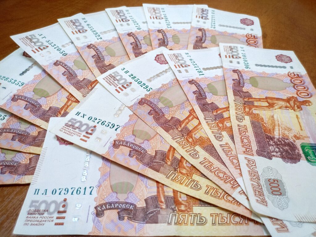 Зарплата костромичей увеличилась до 68 700 рублей